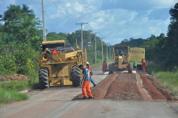 Obras no início da BR-319, que liga Manaus, no Amazonas, à Porto Velho, em Rondônia